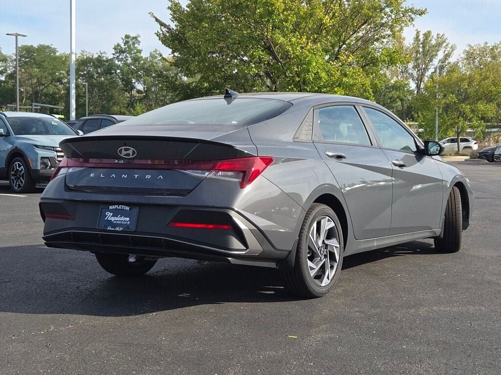 2025 Hyundai Elantra SEL Sport