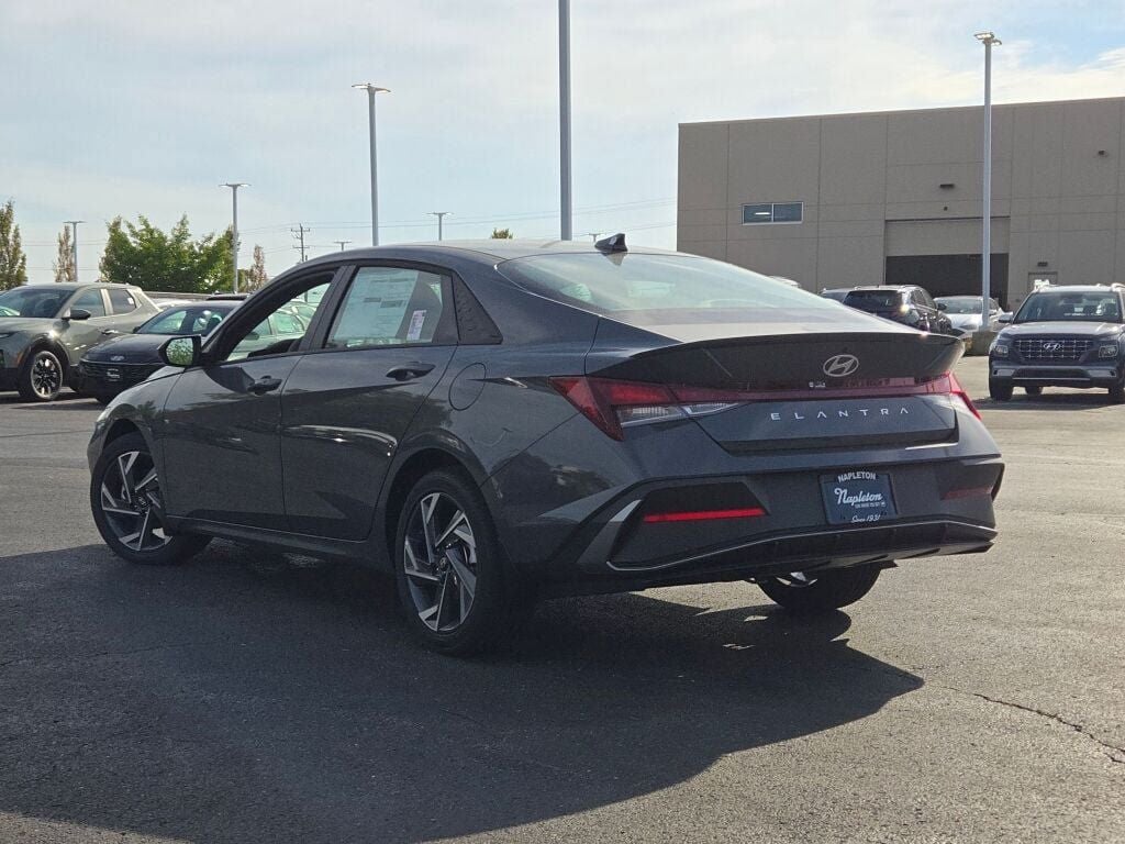 2025 Hyundai Elantra SEL Sport