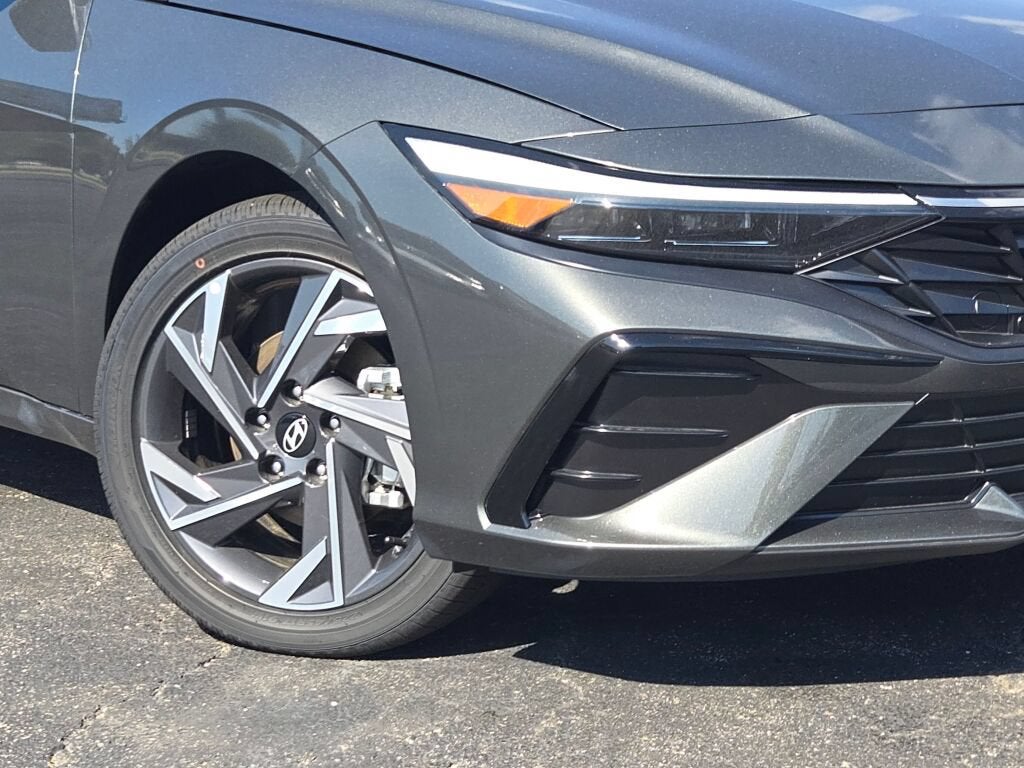 2025 Hyundai Elantra Hybrid Limited