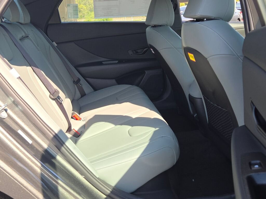 2025 Hyundai Elantra Hybrid Limited