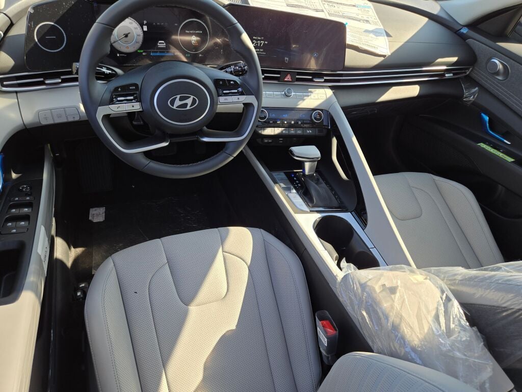 2025 Hyundai Elantra Hybrid Limited