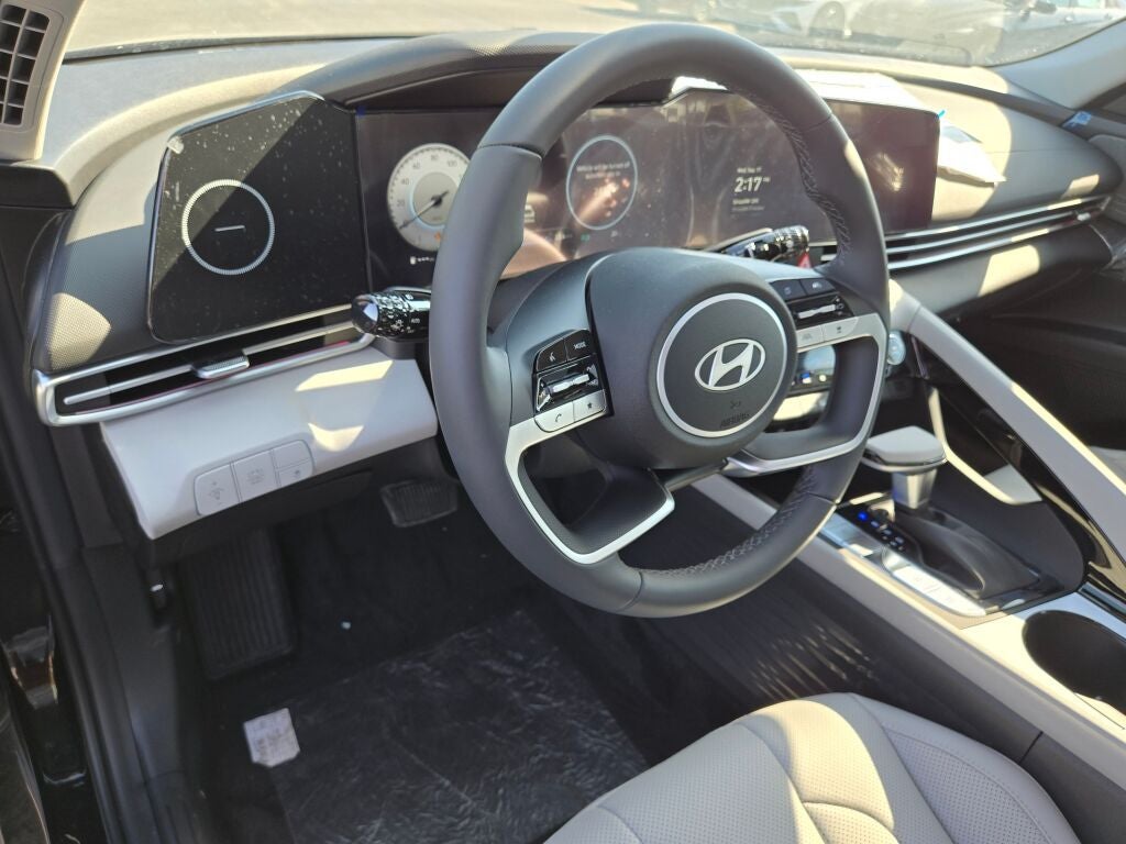 2025 Hyundai Elantra Hybrid Limited