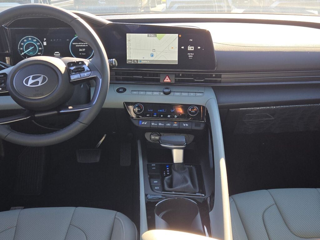 2025 Hyundai Elantra Hybrid Limited