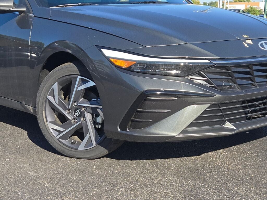 2025 Hyundai Elantra Hybrid Limited