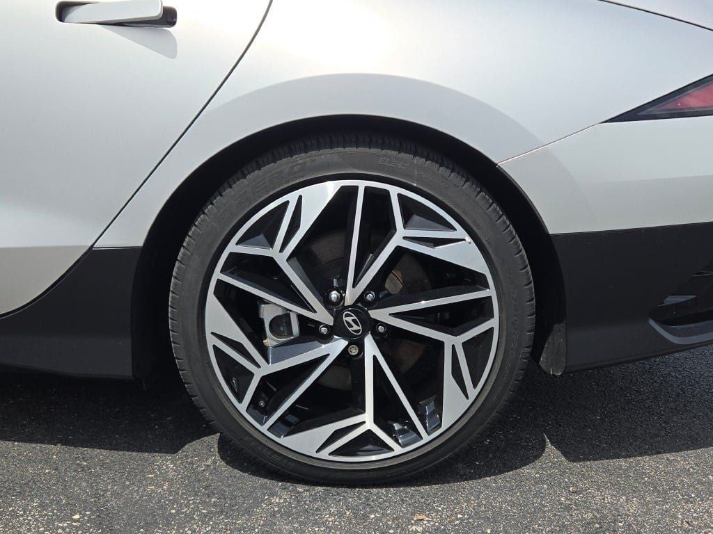 2024 Hyundai IONIQ 6 SEL