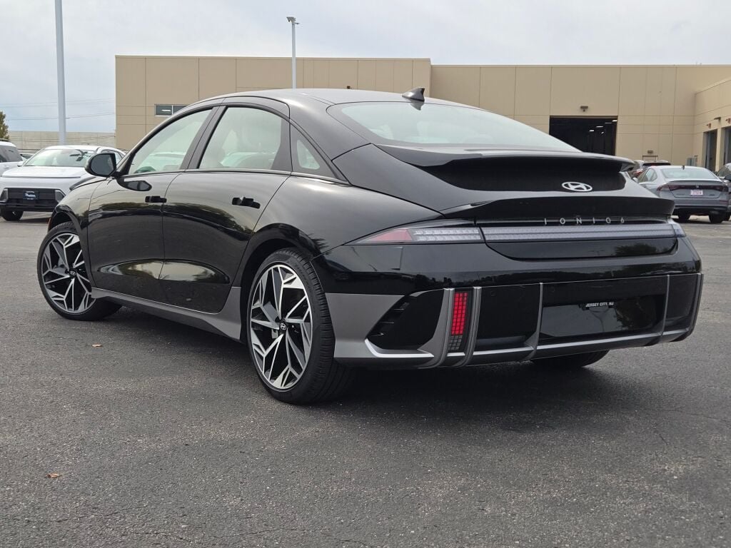 2024 Hyundai IONIQ 6 SEL