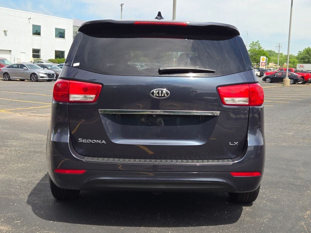 2017 Kia Sedona LX