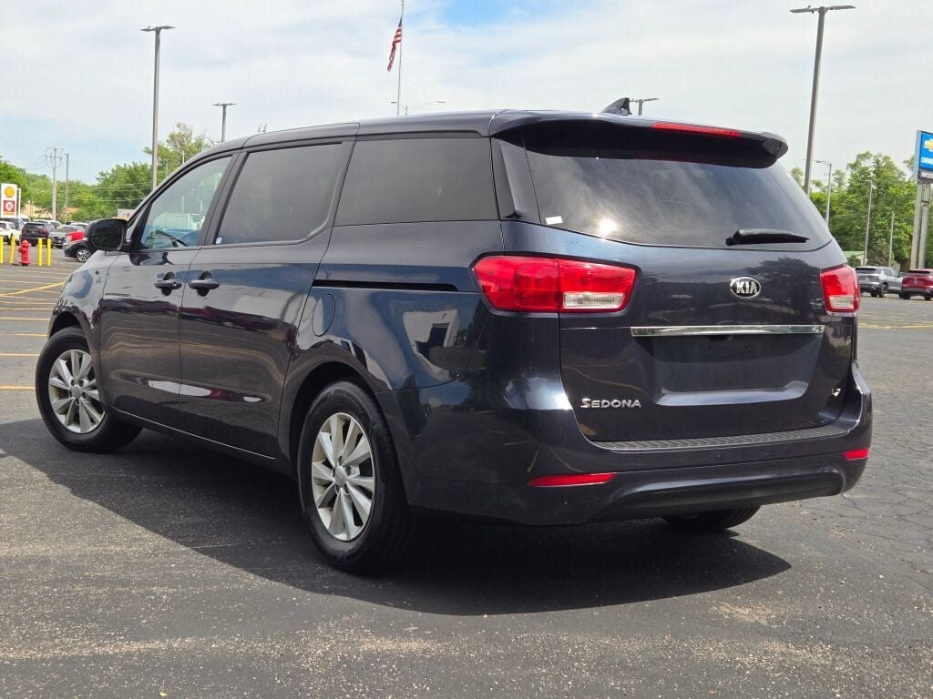 2017 Kia Sedona LX