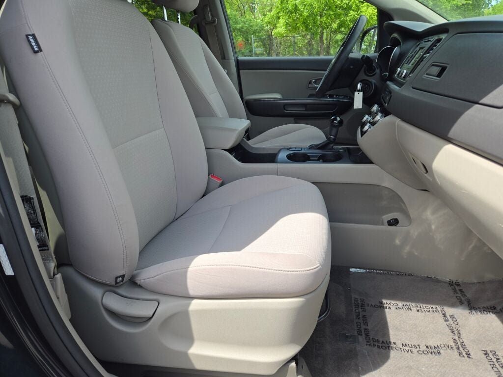 2017 Kia Sedona LX