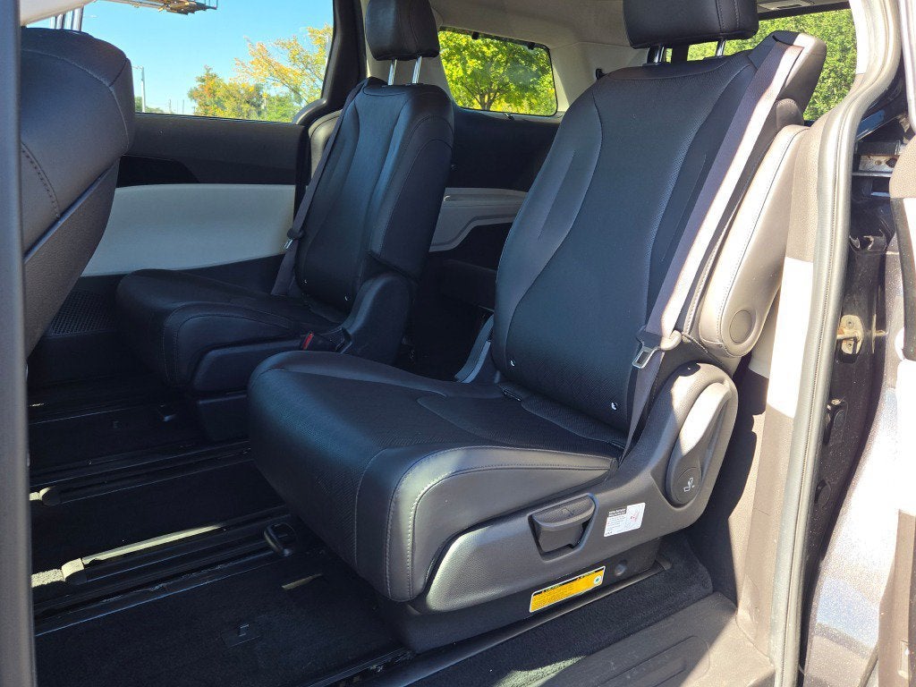 2022 Kia Carnival EX