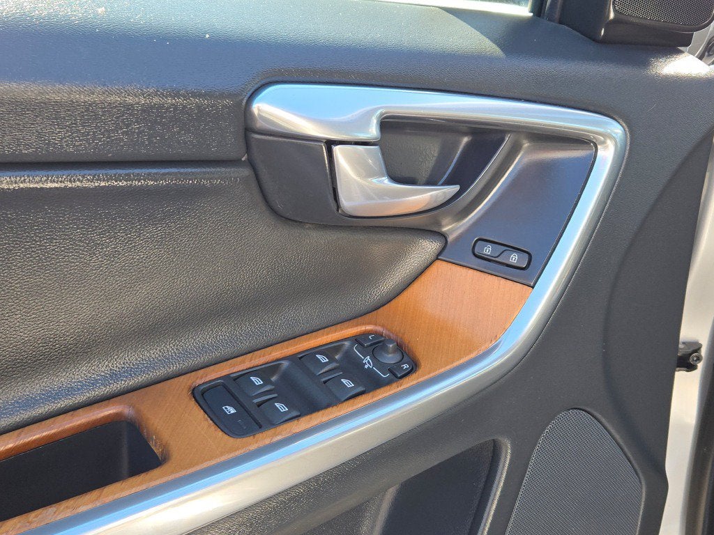 2017 Volvo XC60 T5 Inscription