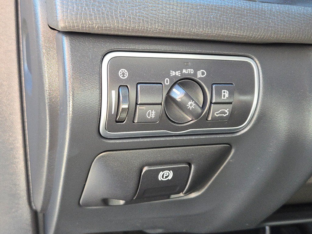 2017 Volvo XC60 T5 Inscription