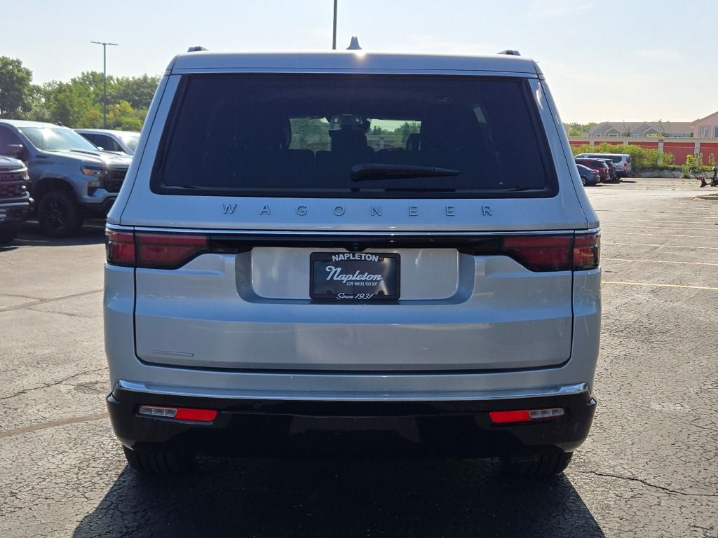2023 Jeep Wagoneer Base