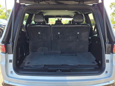 2023 Jeep Wagoneer Base