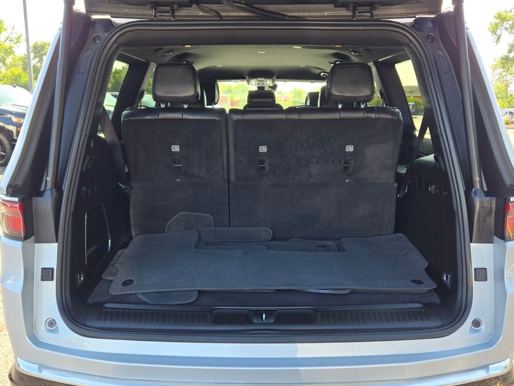 2023 Jeep Wagoneer Base