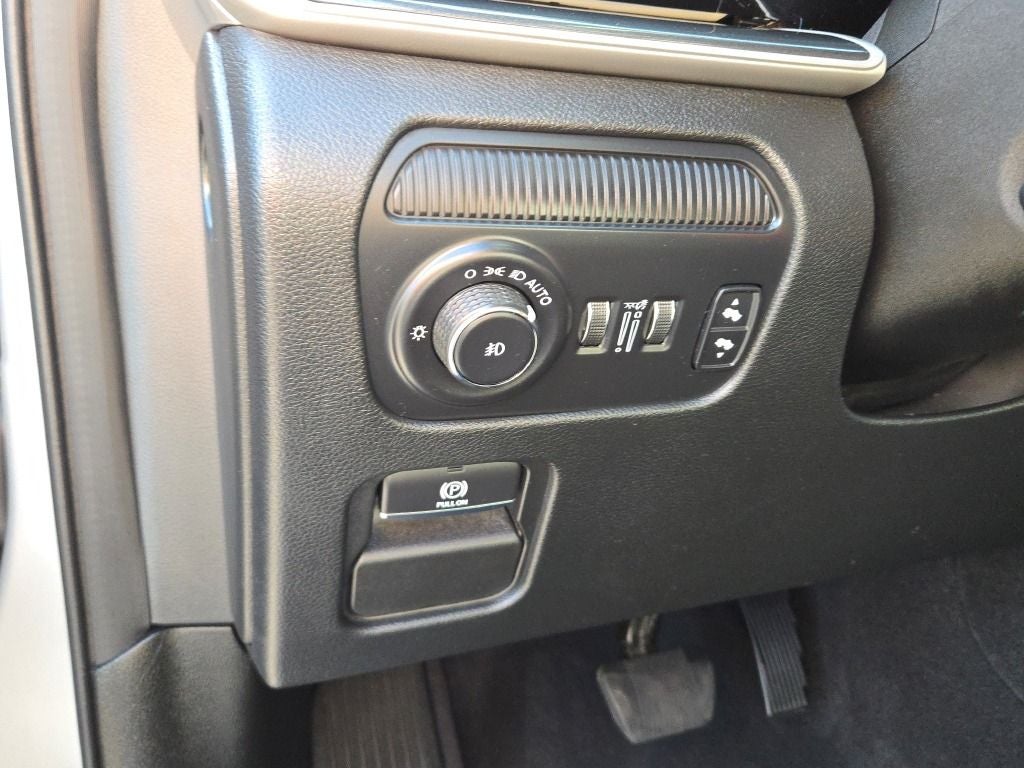 2023 Jeep Wagoneer Base