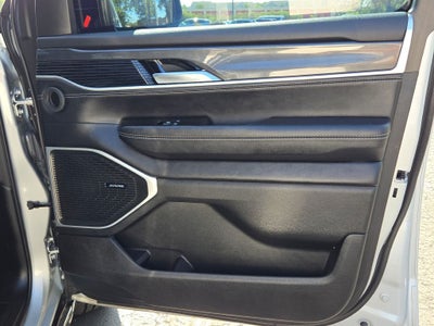 2023 Jeep Wagoneer Base