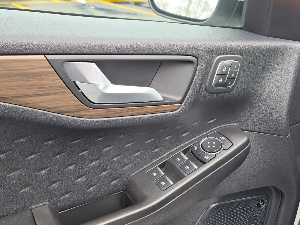 2020 Ford Escape Hybrid Titanium