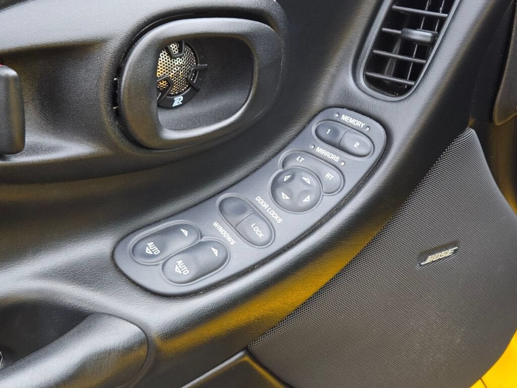 2001 Chevrolet Corvette Base