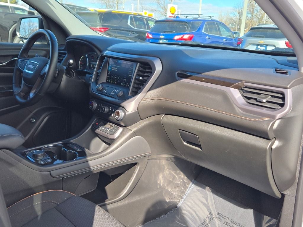 2023 GMC Acadia AT4