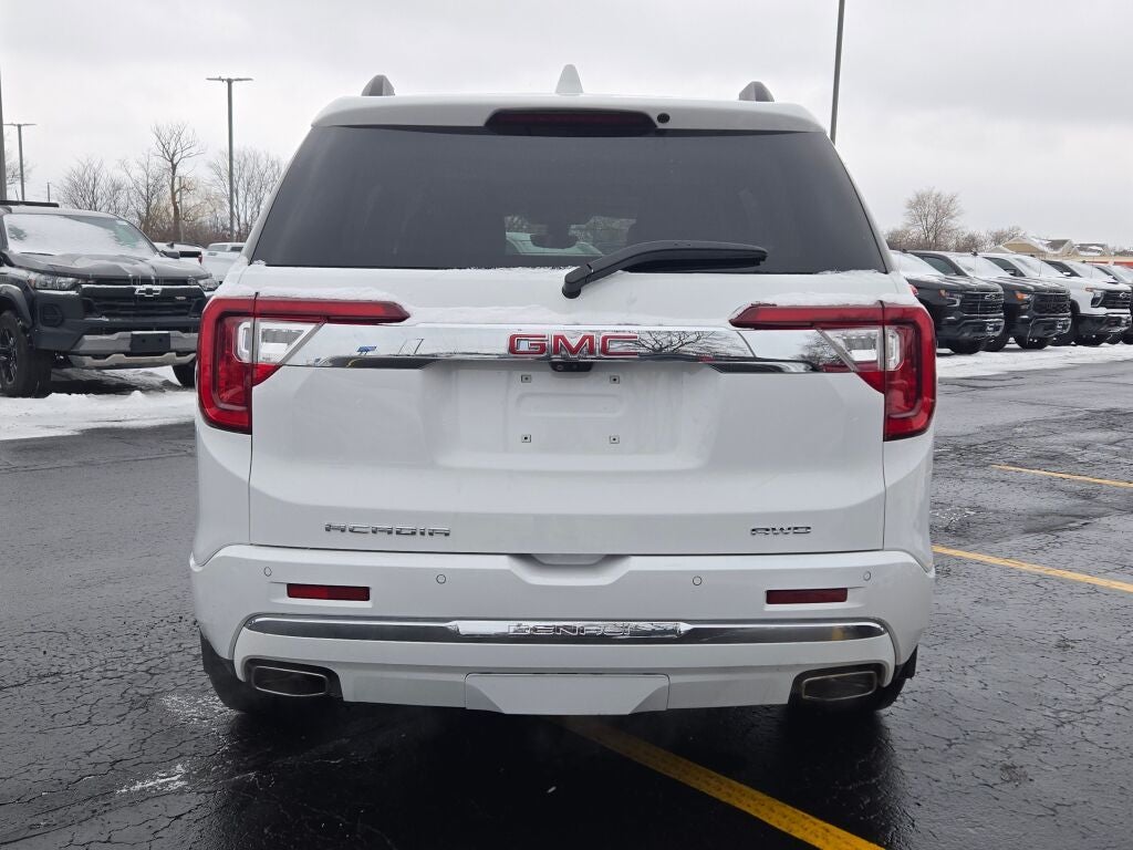 2022 GMC Acadia Denali