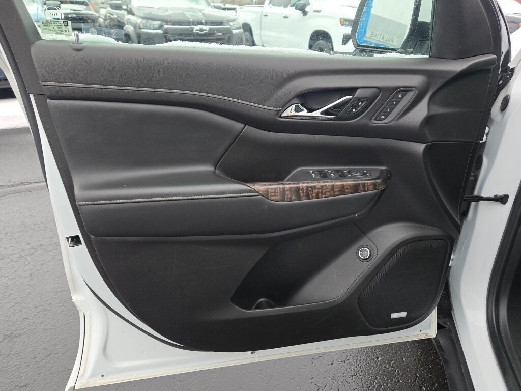 2022 GMC Acadia Denali