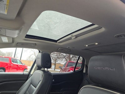 2022 GMC Acadia Denali