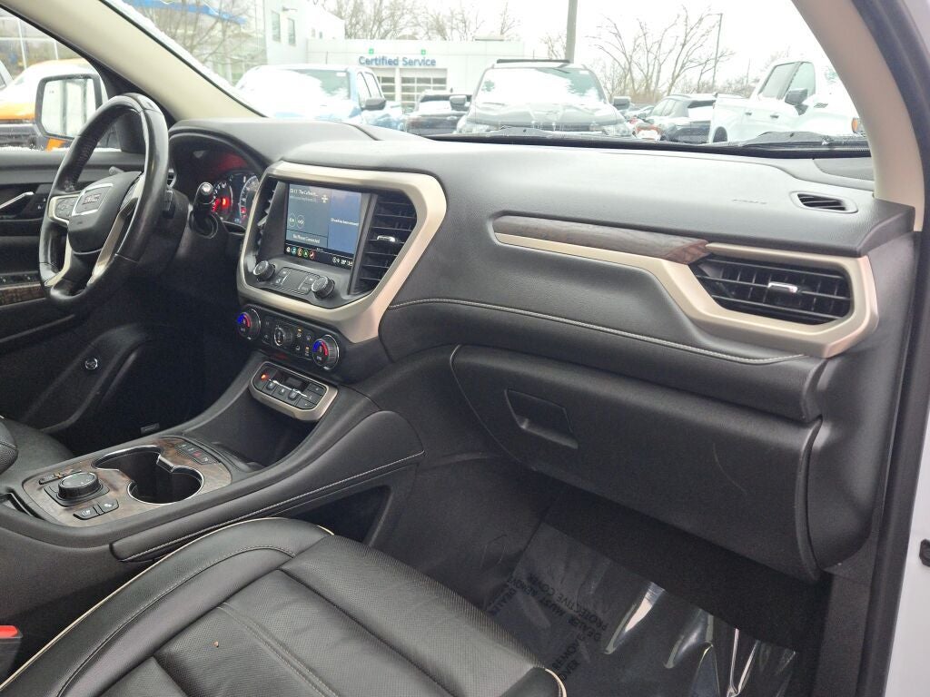 2022 GMC Acadia Denali