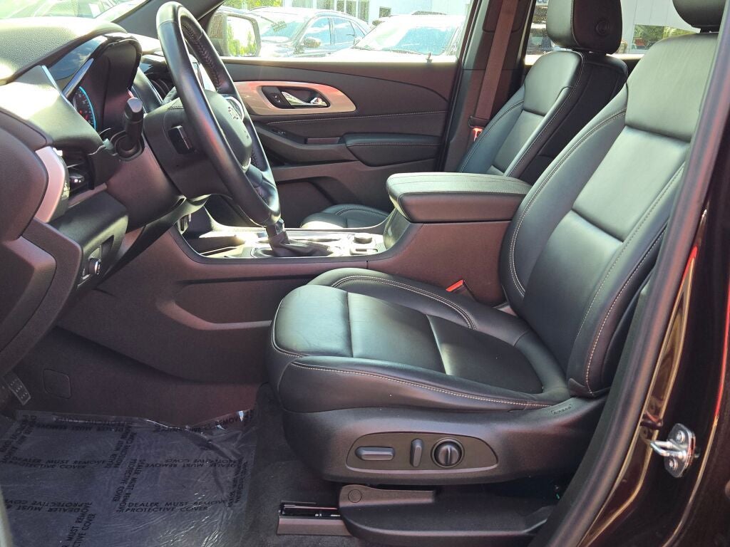 2022 Chevrolet Traverse LT Leather