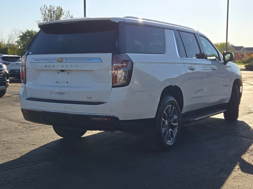 2023 Chevrolet Suburban LT