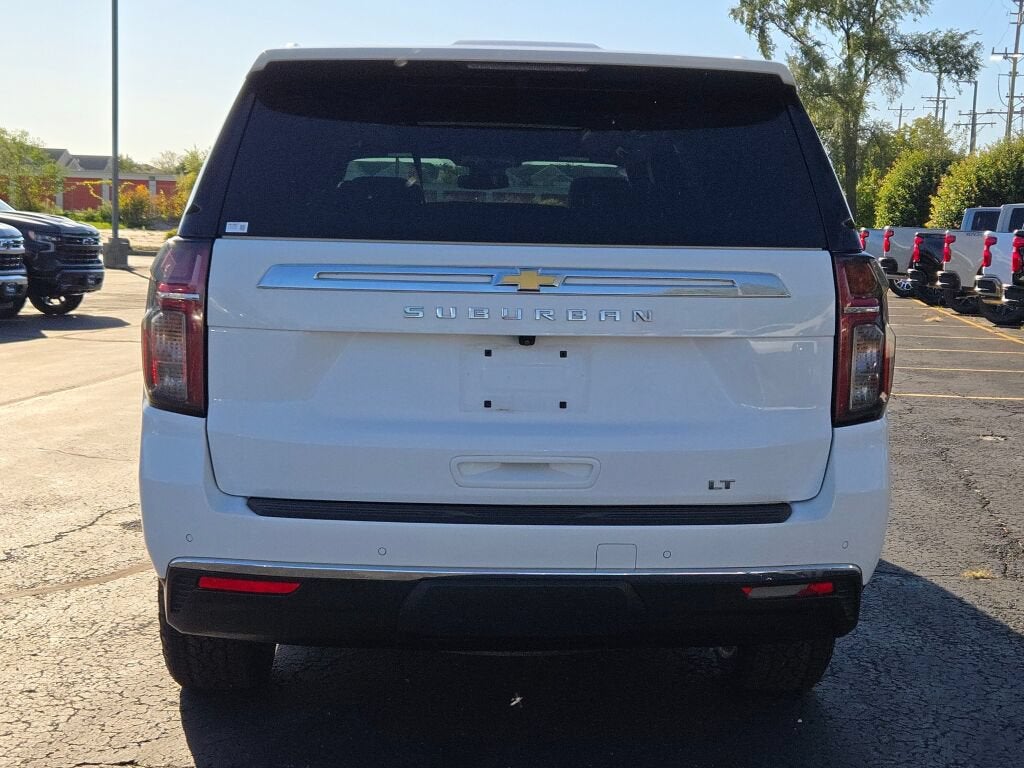 2023 Chevrolet Suburban LT