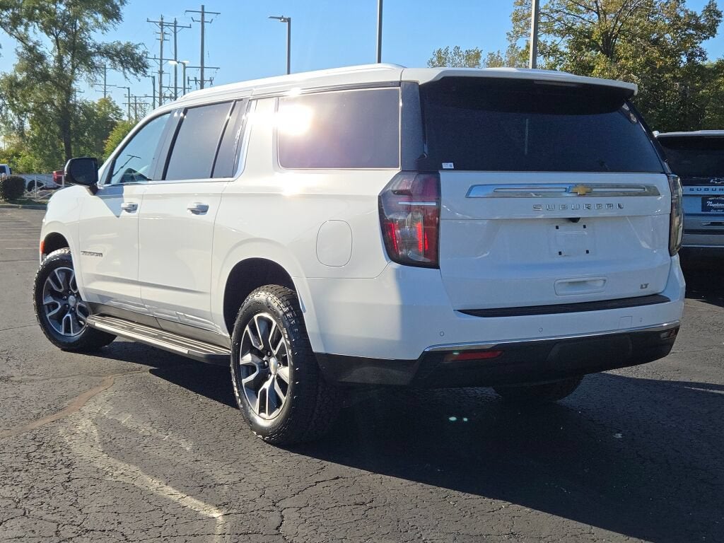 2023 Chevrolet Suburban LT