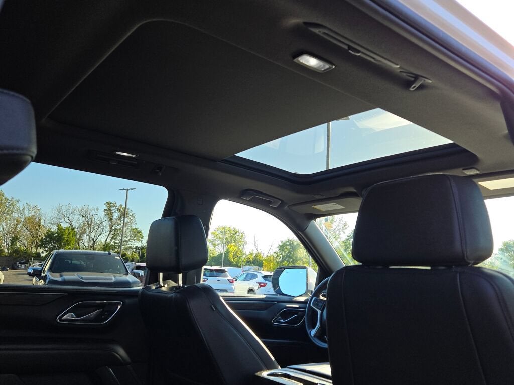 2023 Chevrolet Suburban LT
