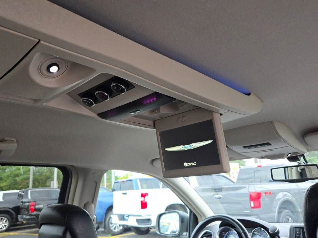 2013 Chrysler Town & Country Touring-L
