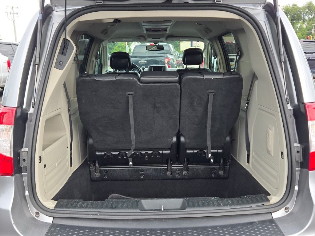 2013 Chrysler Town & Country Touring-L
