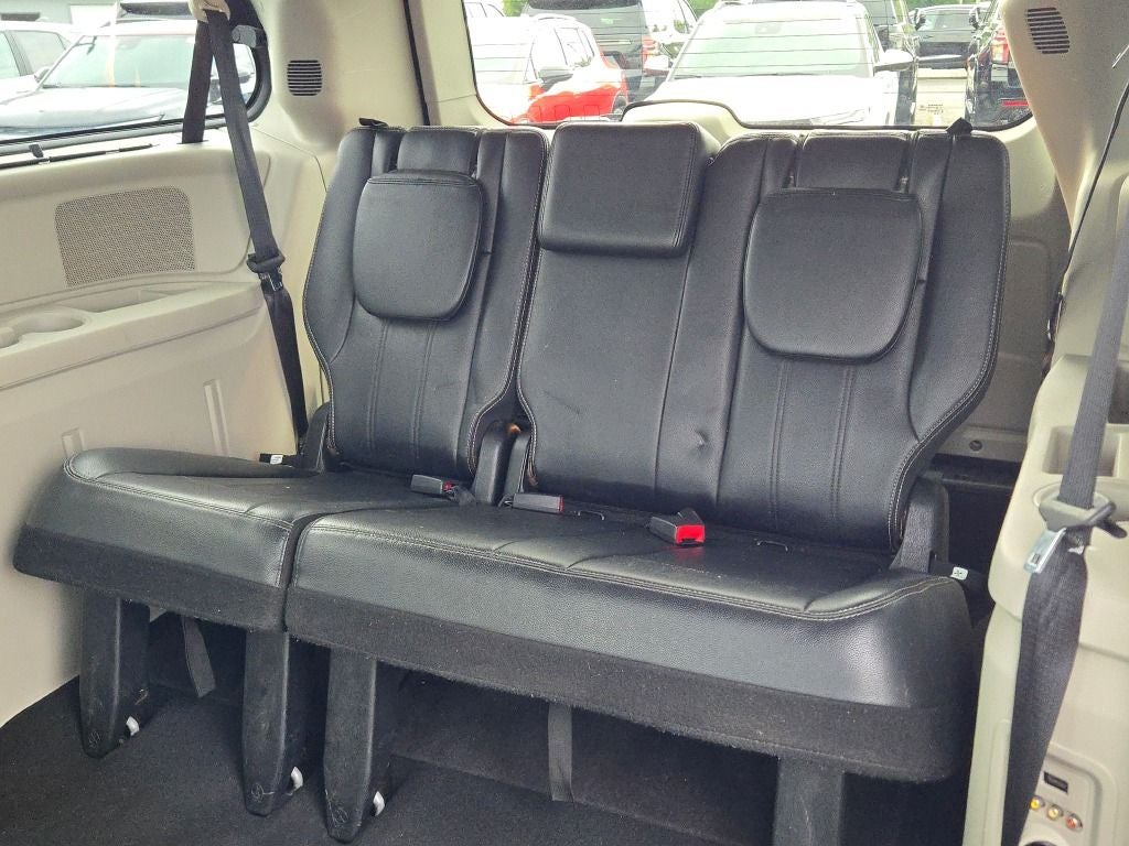 2013 Chrysler Town & Country Touring-L
