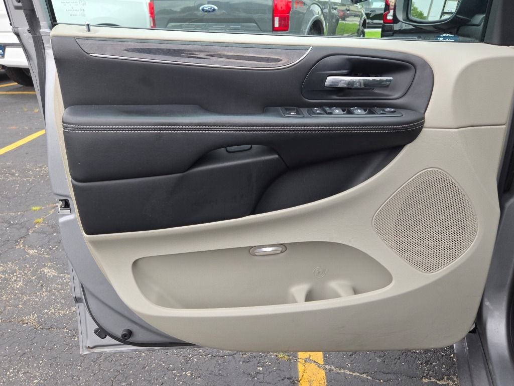 2013 Chrysler Town & Country Touring-L