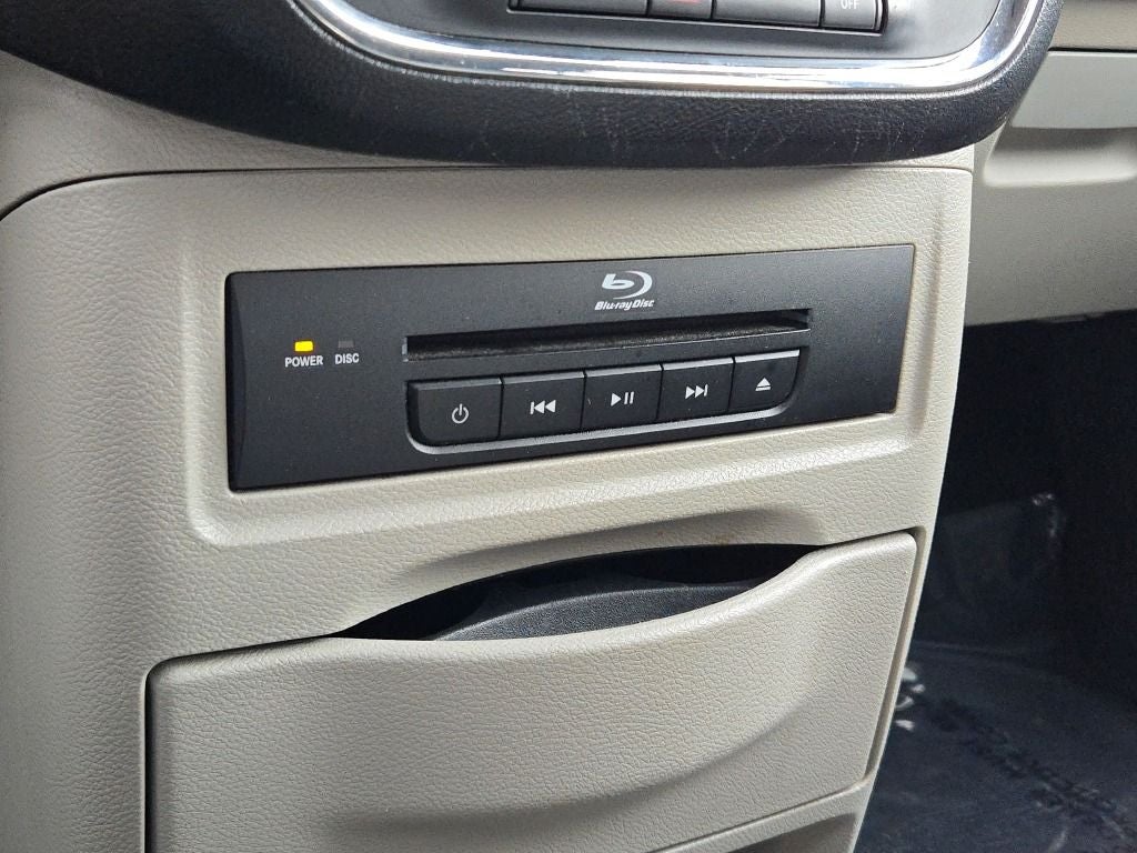 2013 Chrysler Town & Country Touring-L