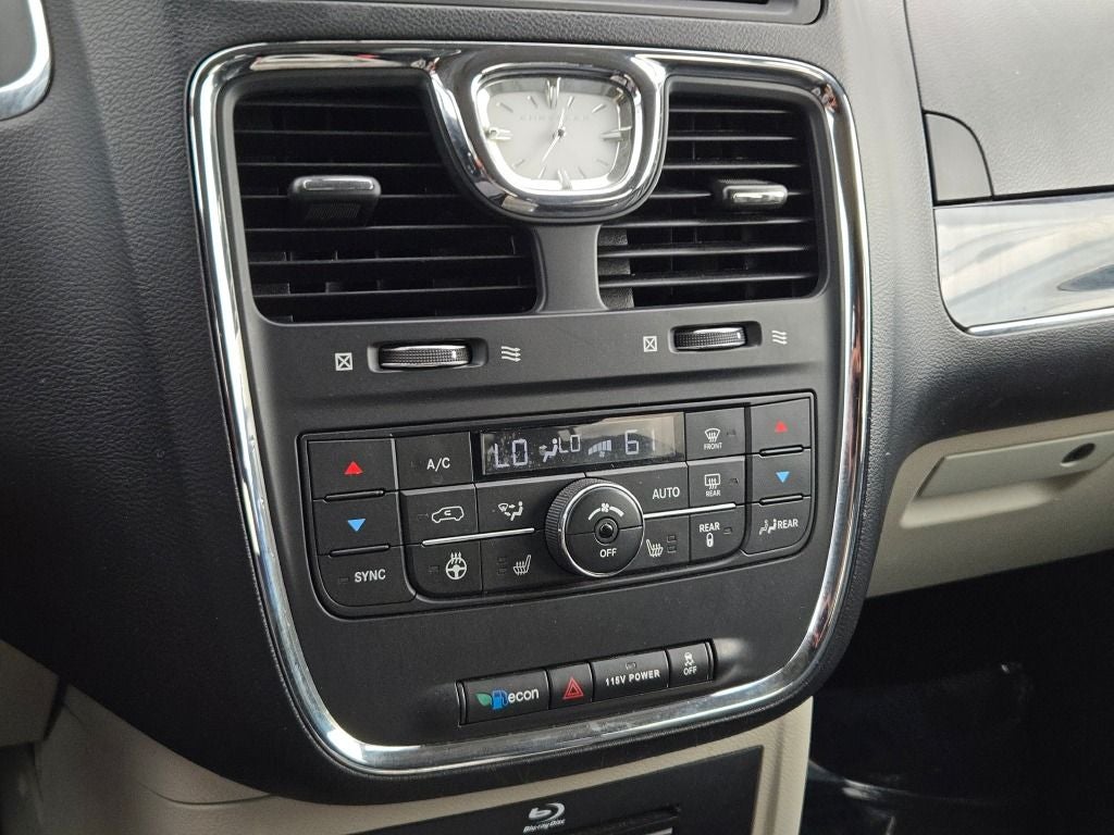 2013 Chrysler Town & Country Touring-L