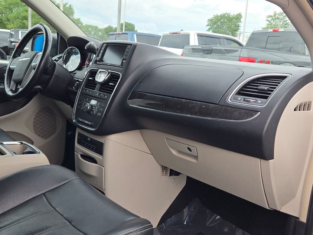 2013 Chrysler Town & Country Touring-L