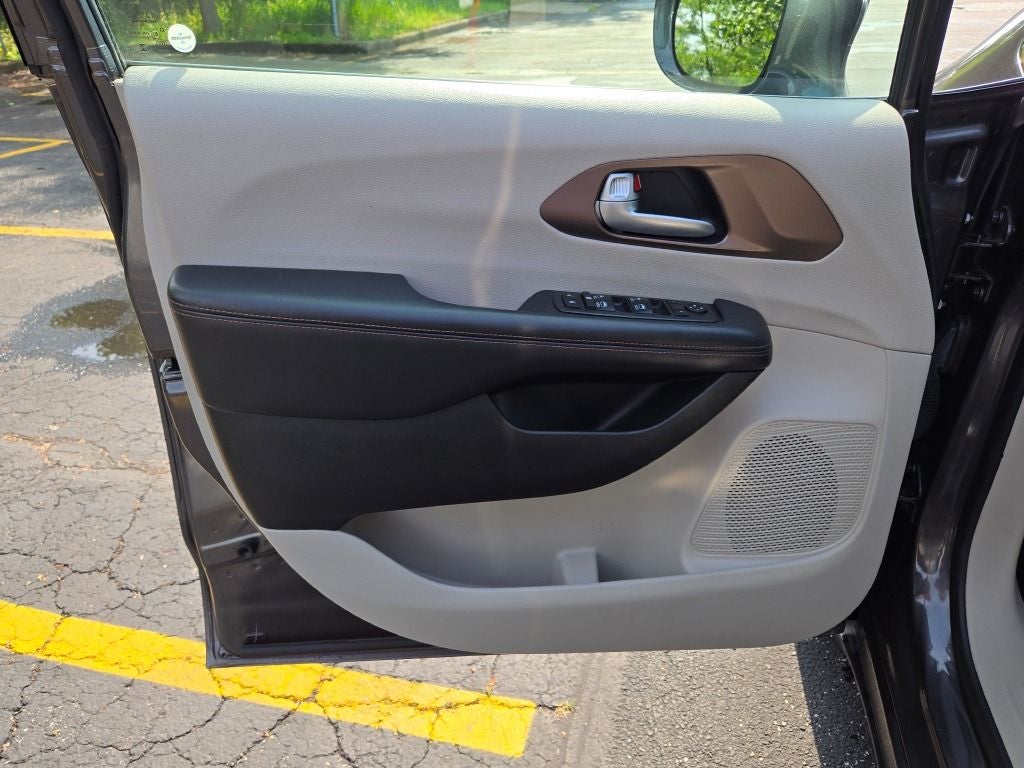 2018 Chrysler Pacifica Touring L Plus