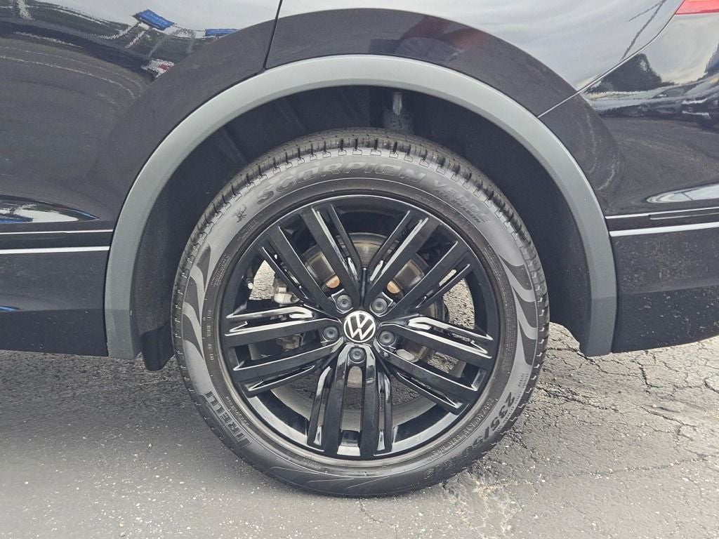 2022 Volkswagen Tiguan 2.0T SE R-Line Black