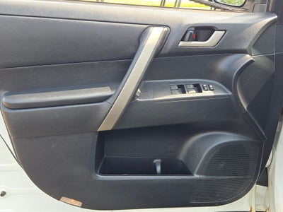 2010 Toyota Highlander SE