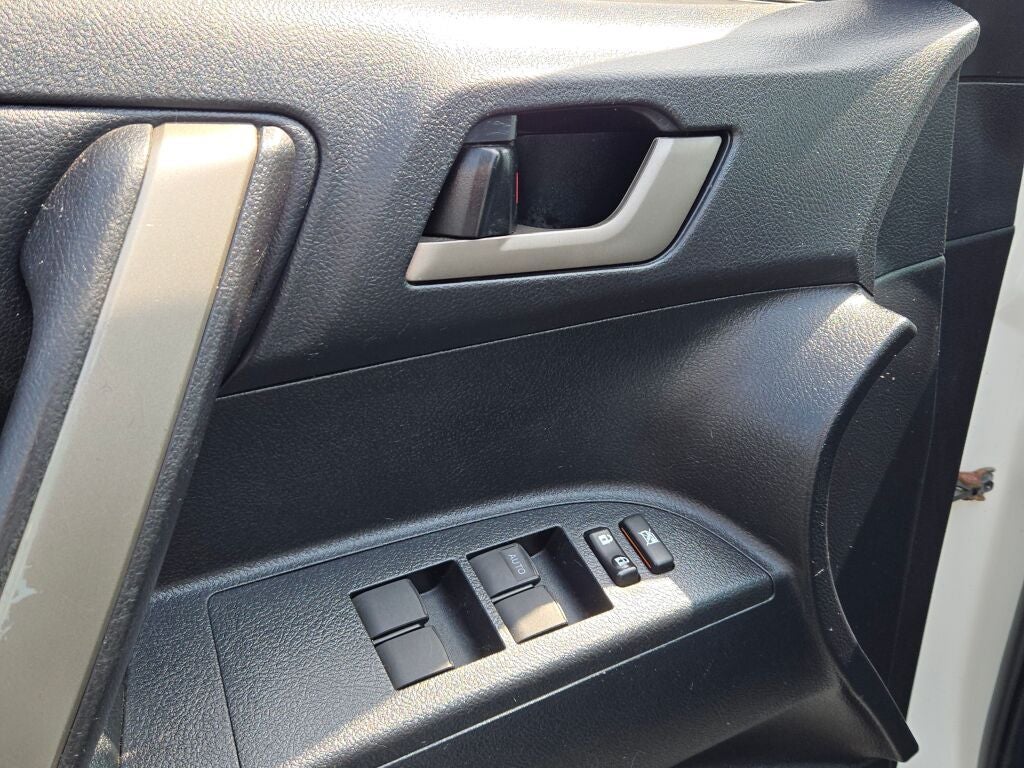 2010 Toyota Highlander SE