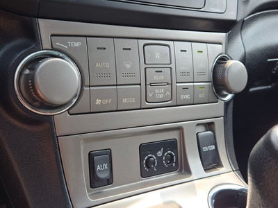 2010 Toyota Highlander SE