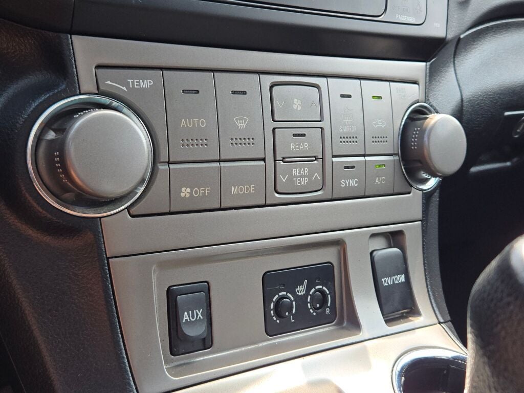 2010 Toyota Highlander SE
