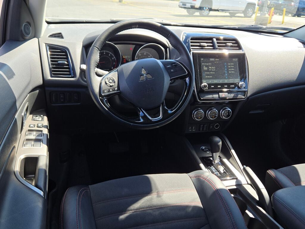 2025 Mitsubishi Outlander Sport Base