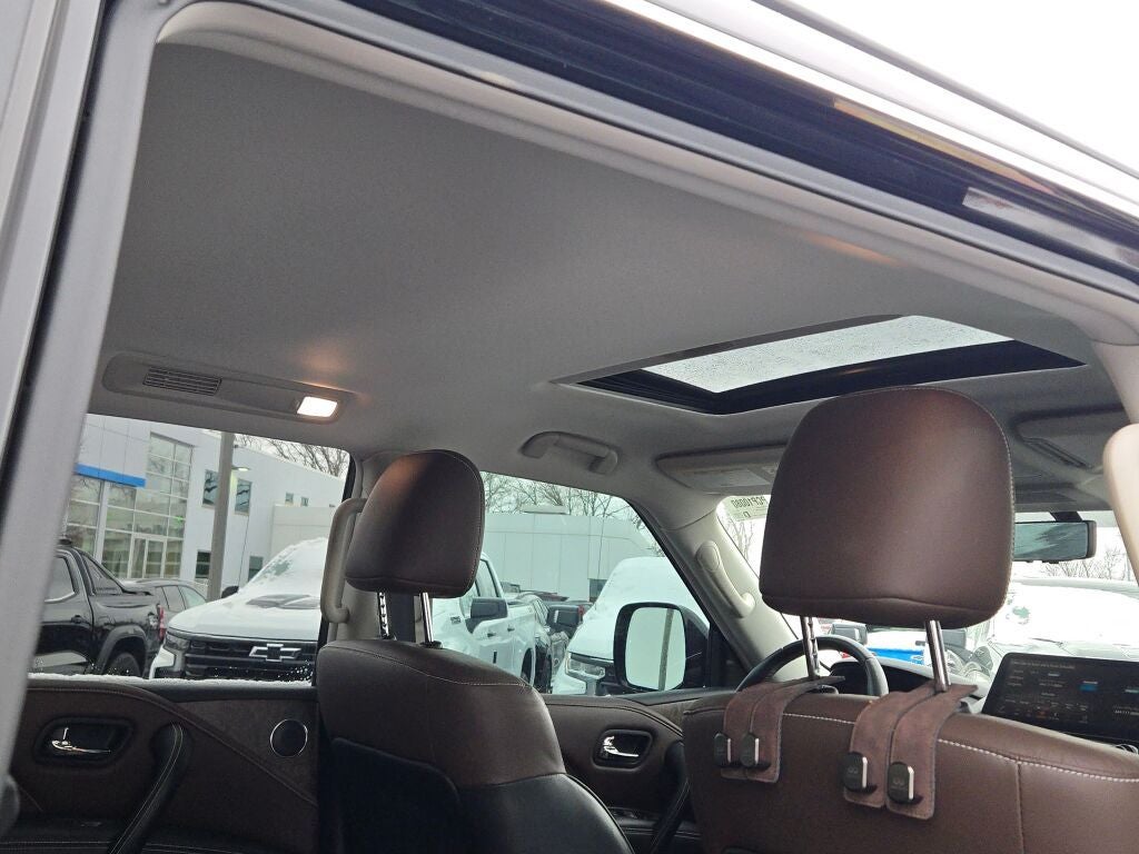 2022 INFINITI QX80 Premium Select