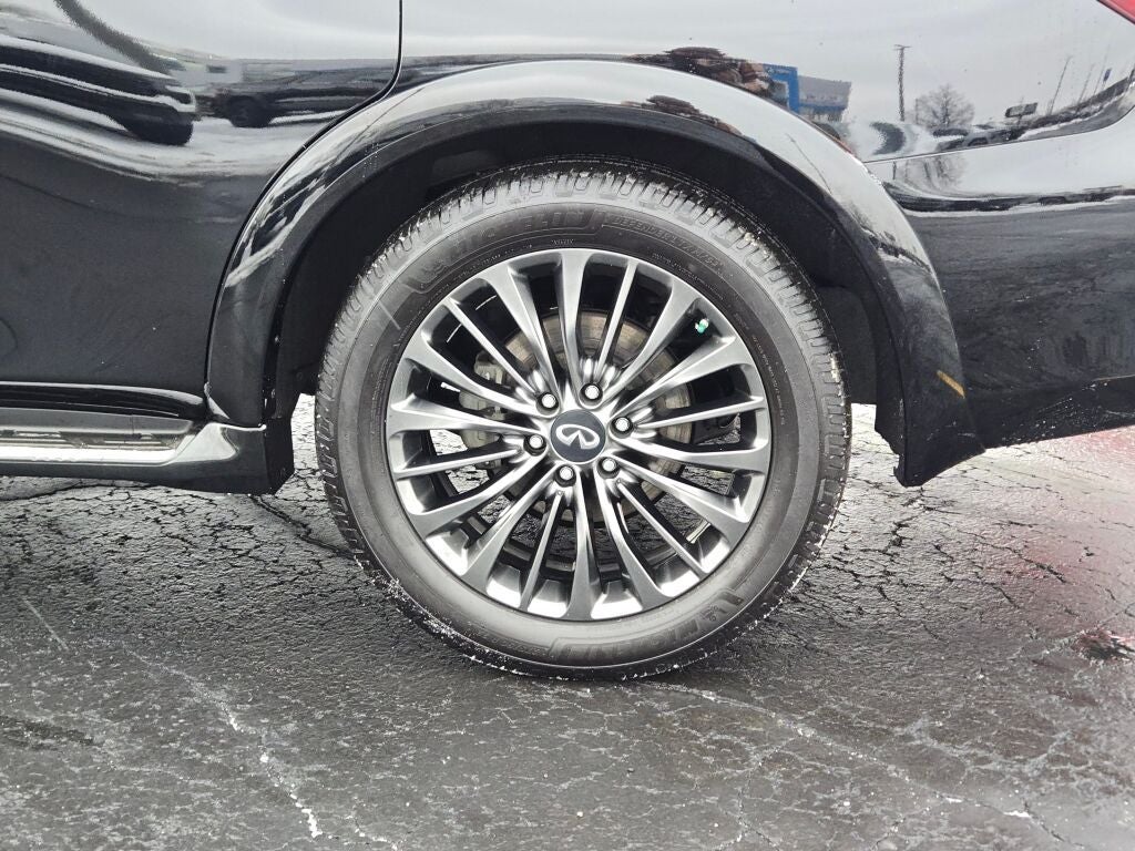 2022 INFINITI QX80 Premium Select