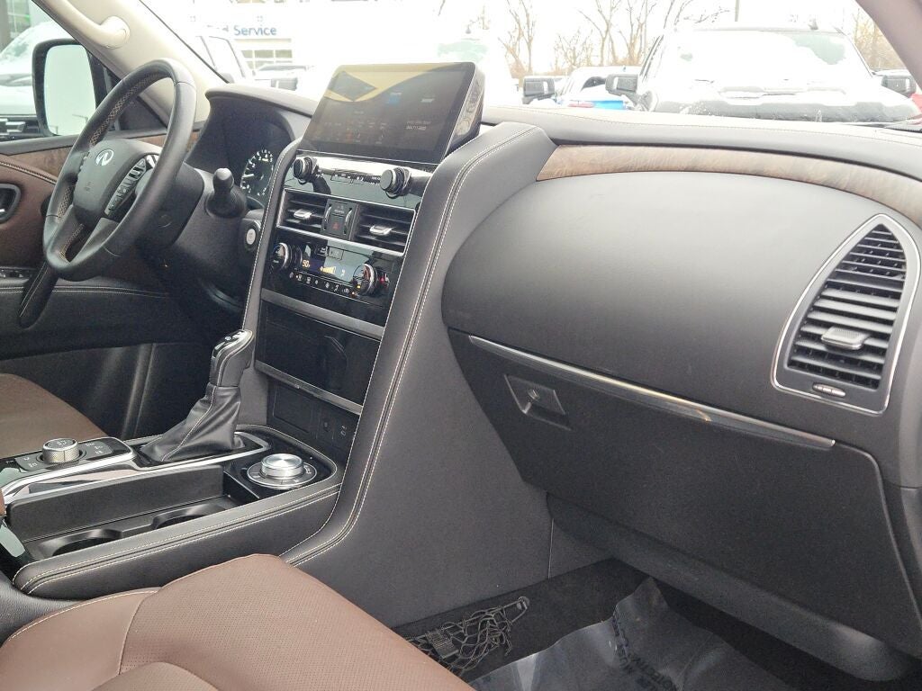 2022 INFINITI QX80 Premium Select